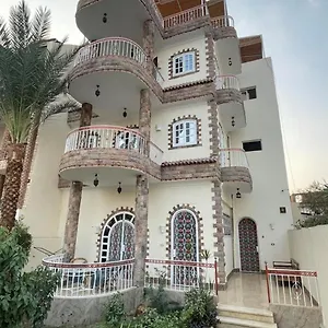 Апартаменты Full Moon House, Луксор